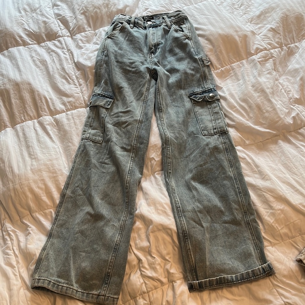 I am selling jeans from pacsun